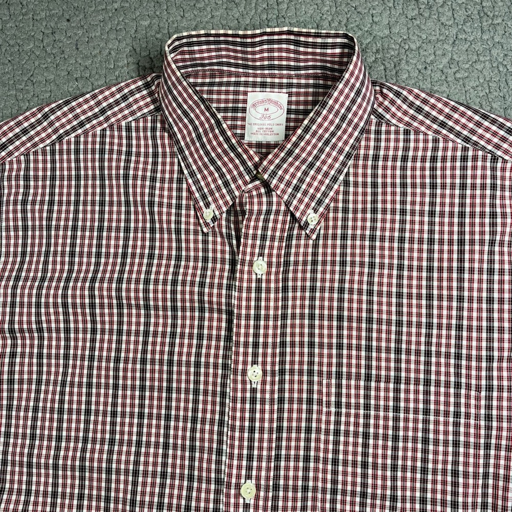 Brooks Brothers 346 Button Down Shirt Red Black Plaid Non-Iron Mens Medium